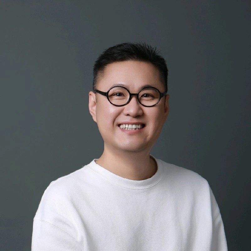 Yapeng Li portrait